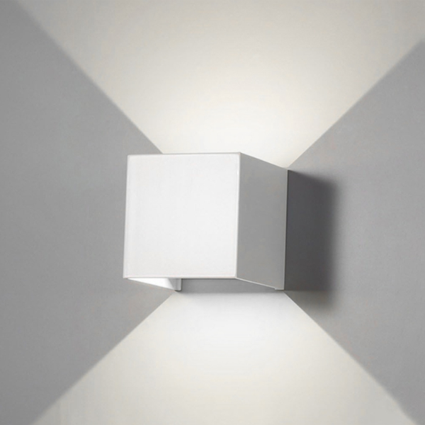 Applique da muro alluminio con 2 led 10x10x8cm